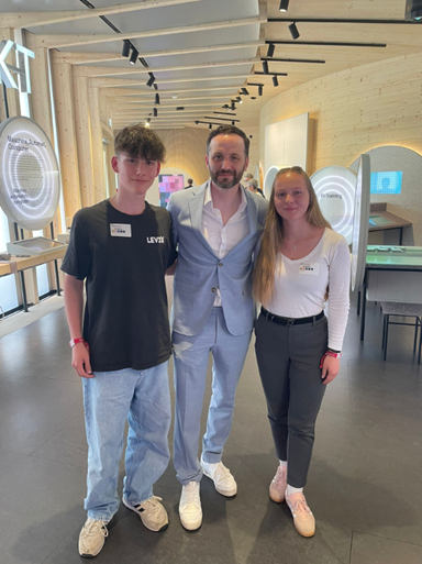 Tom Kleinsasser und Carolin Rockensteiner mit „Herr Anwalt"